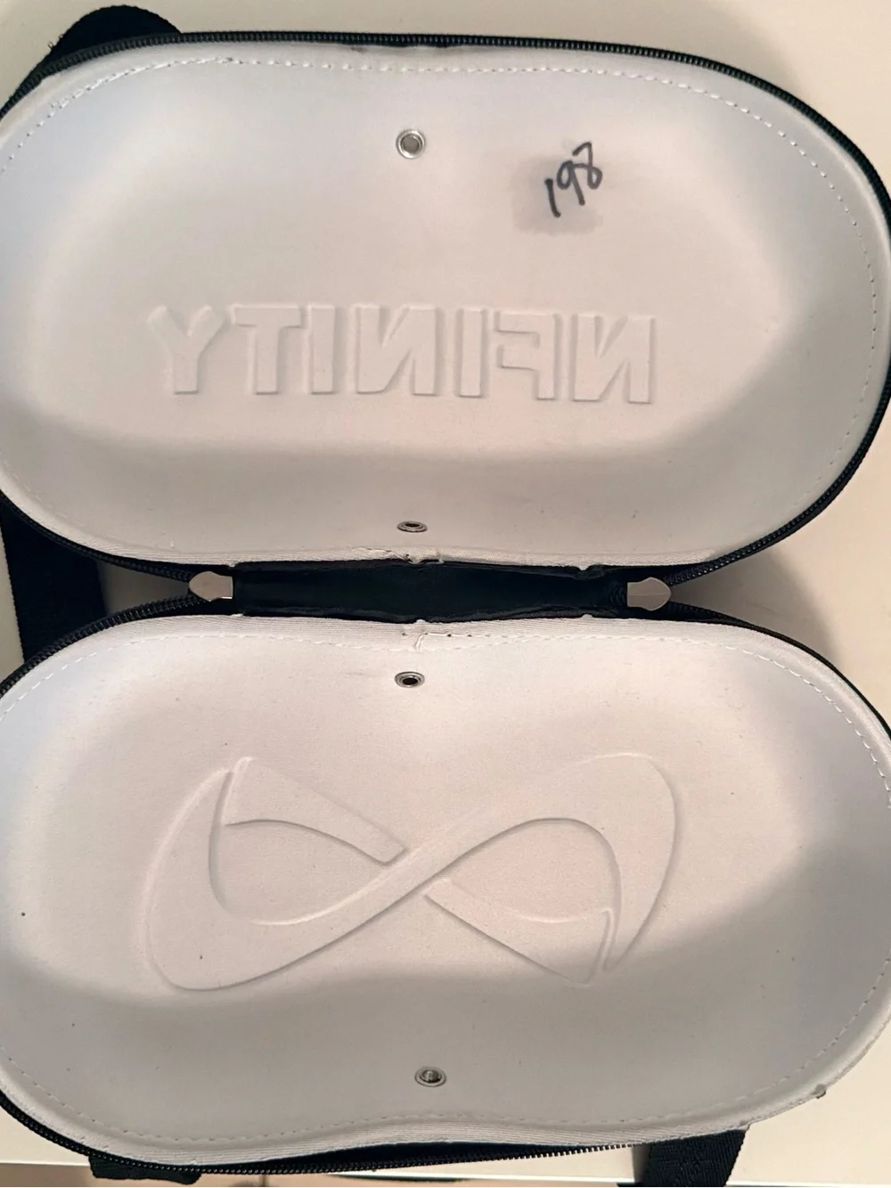 NFINITY cheer shoe case Vineyard vines Whale & /Gold Nike-StyleHair Bows